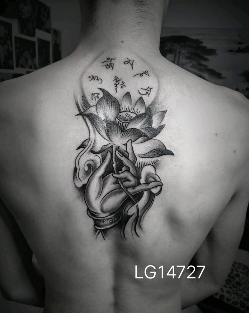 佛系纹身图片_背部纹身图案