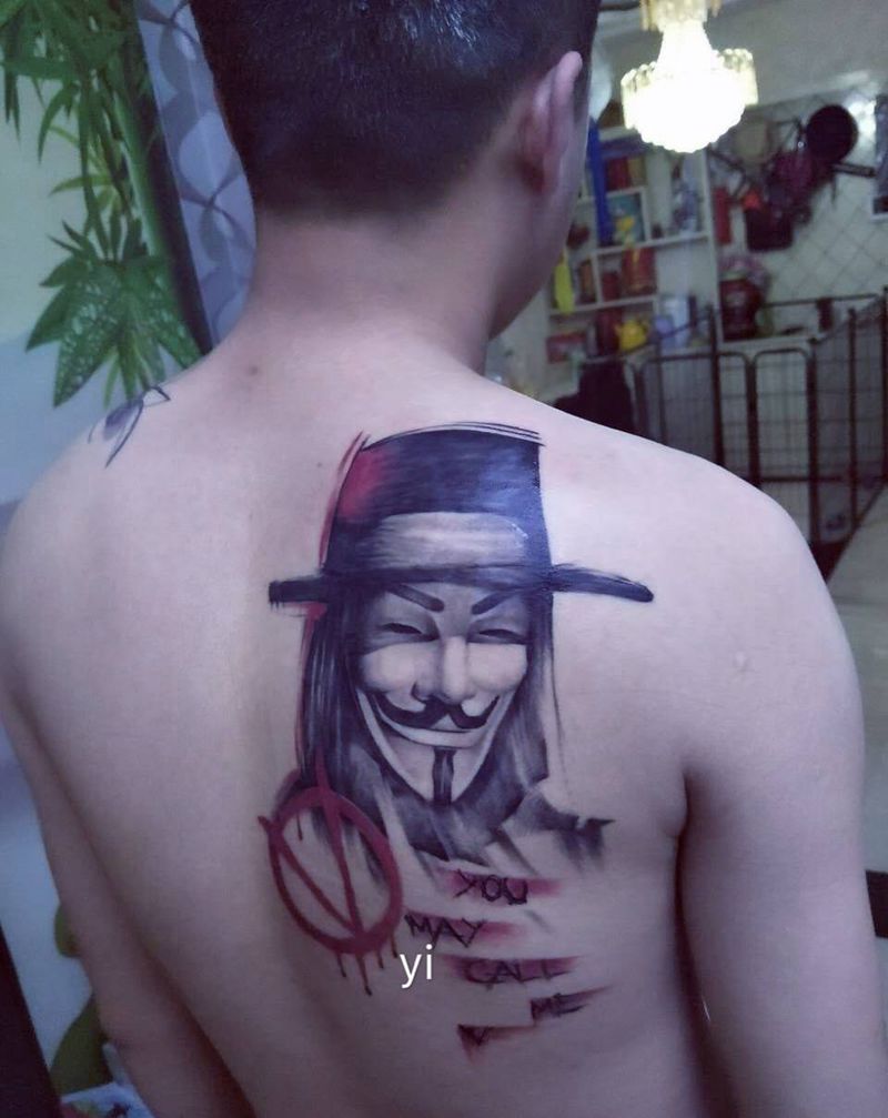 恢复好的v字纹身图片_西安义刺青欧美写实成品背部人物纹身图案