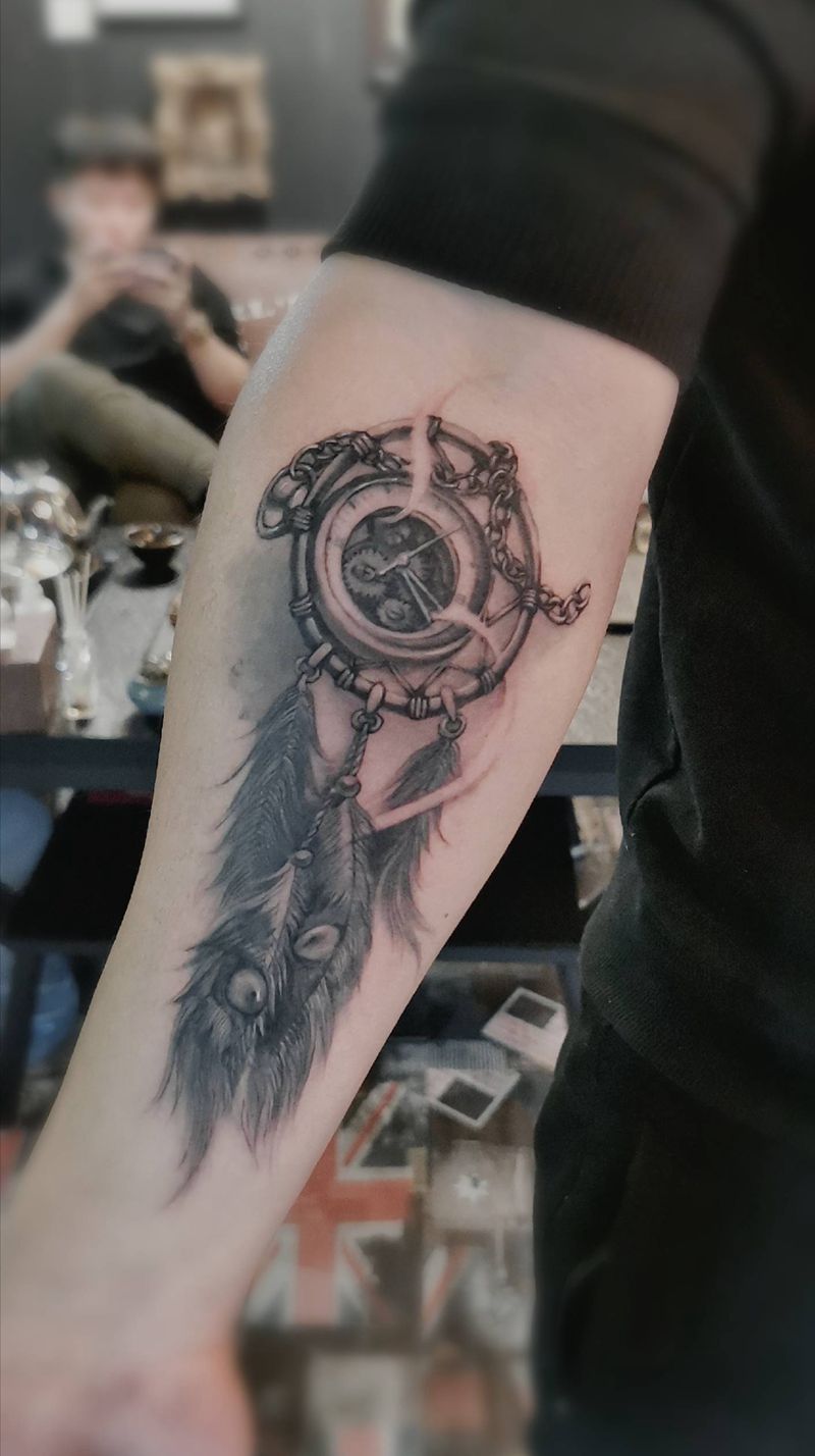 铺梦网纹身图片_手臂欧美写实纹身图案