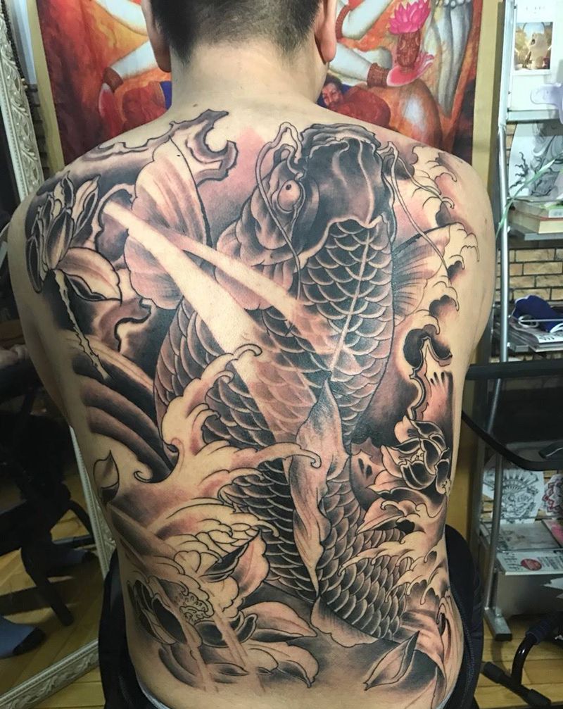 破浪而出纹身图片