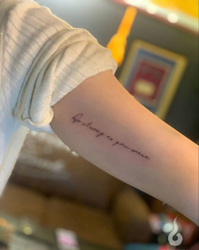 字母纹身图片_手臂花体字纹身图案