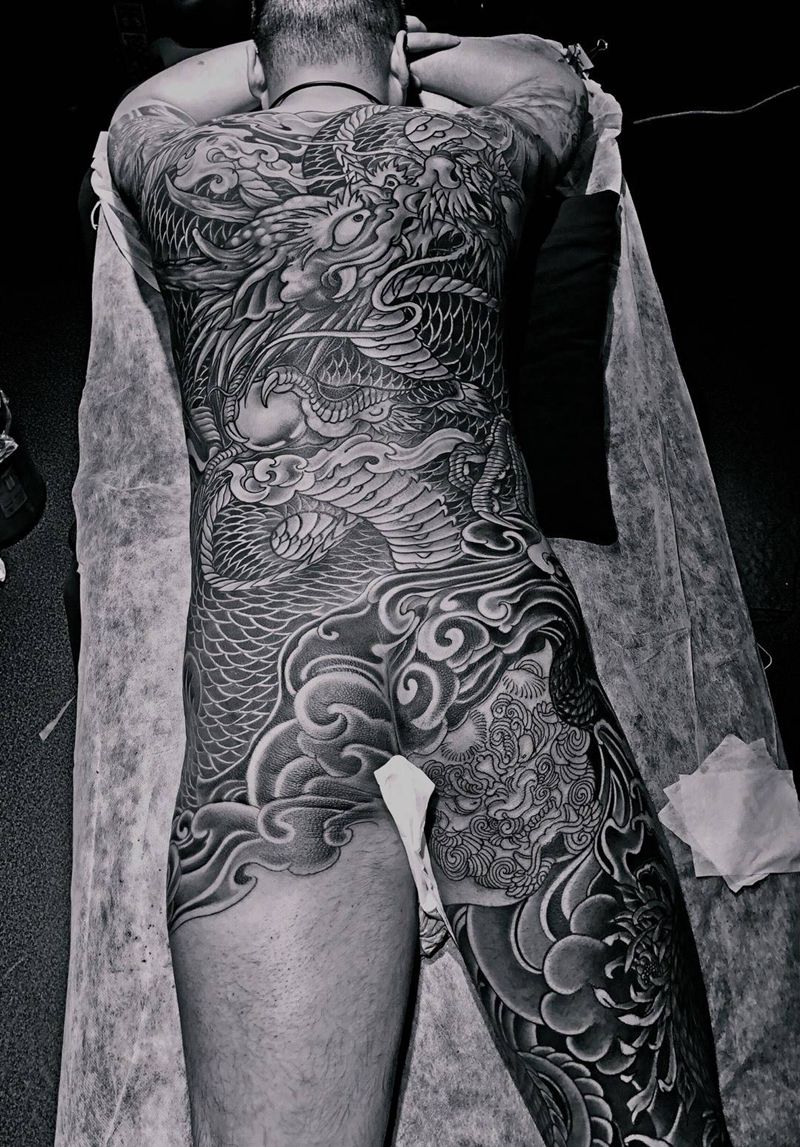 通背龙蛇纹身纹身图片_西安西安刺青西安改人物动物原创传统背部腿部成品纹身图案