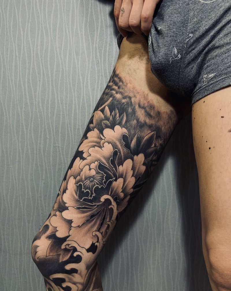 花腿牡丹纹身图片_腿部新传统纹身图案