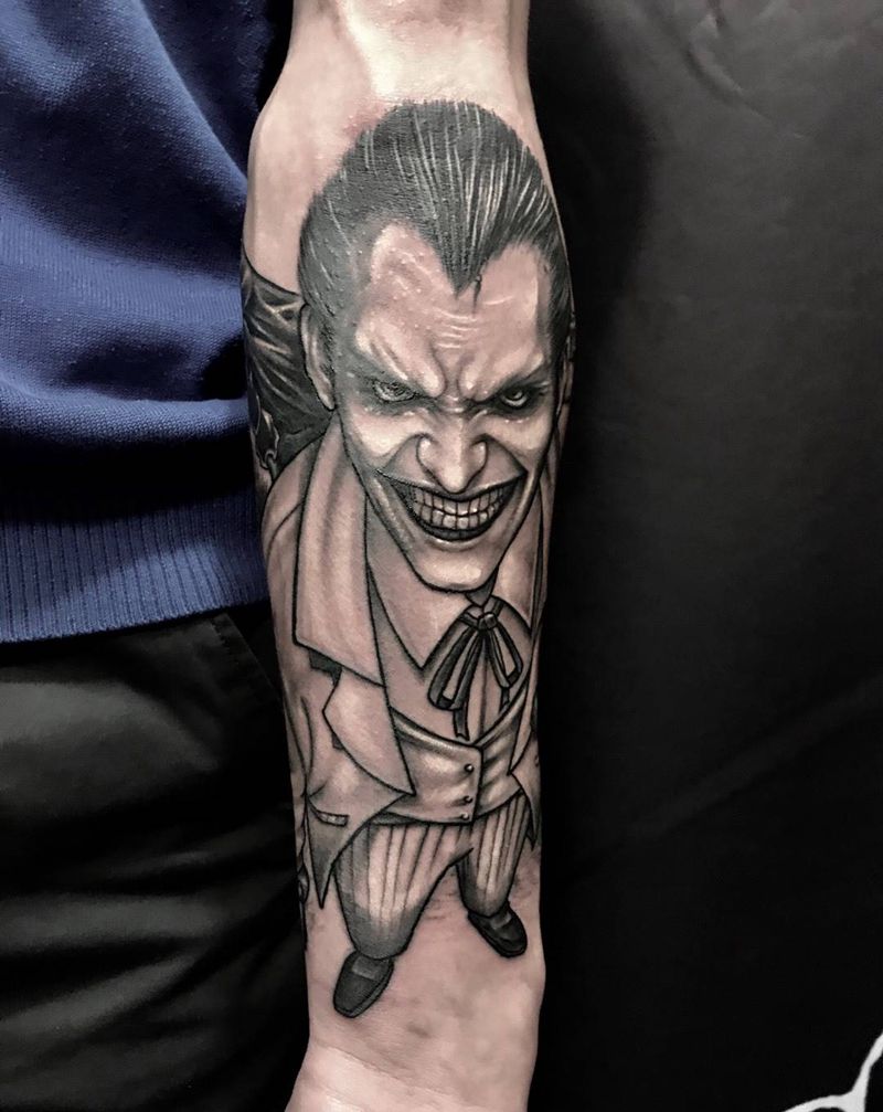 包小臂小丑纹身纹身图片_西安小肖像西安刺青英文欧美手臂原创成品纹身图案