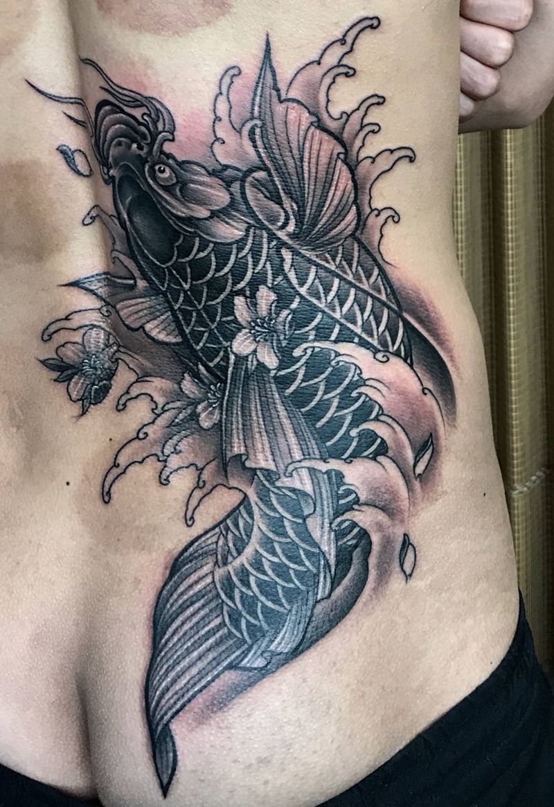 鲤鱼纹身图片_西安刺青西安西安改动物传统腰部成品手稿纹身图案