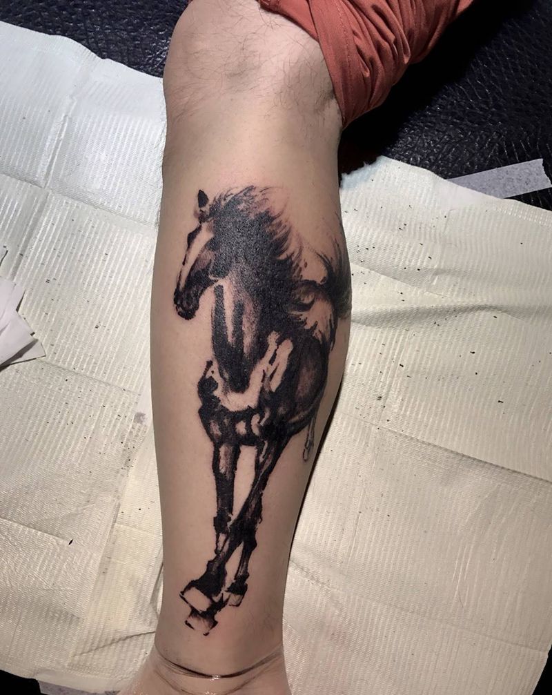 奔马图纹身图片_西安修改动物国画原创纹身图案