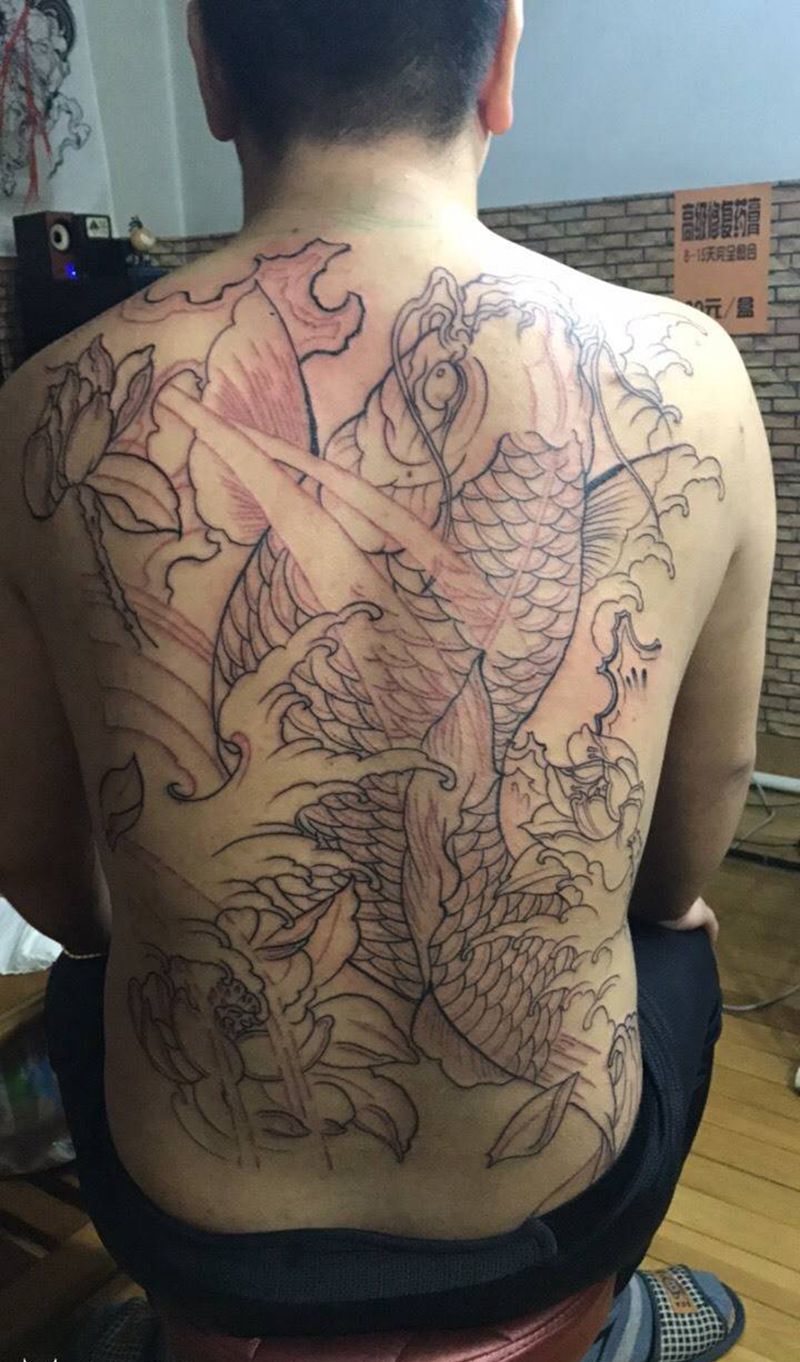 大鲤鱼 线条部分纹身图片