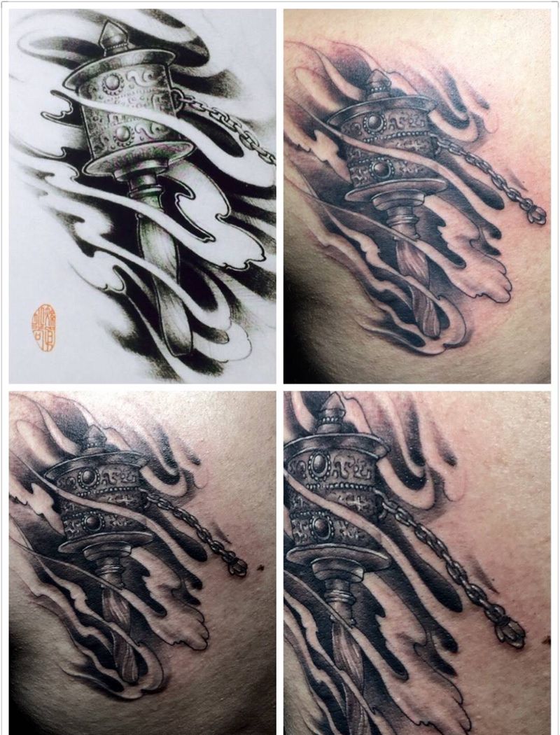 转经筒纹身纹身图片_西安教学文玩传统写实肩部手稿纹身图案