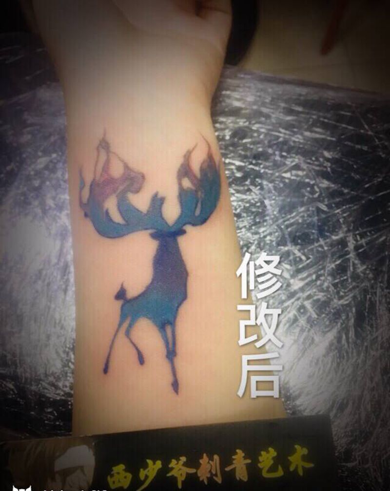 鹿纹身图片_手臂纹身图案