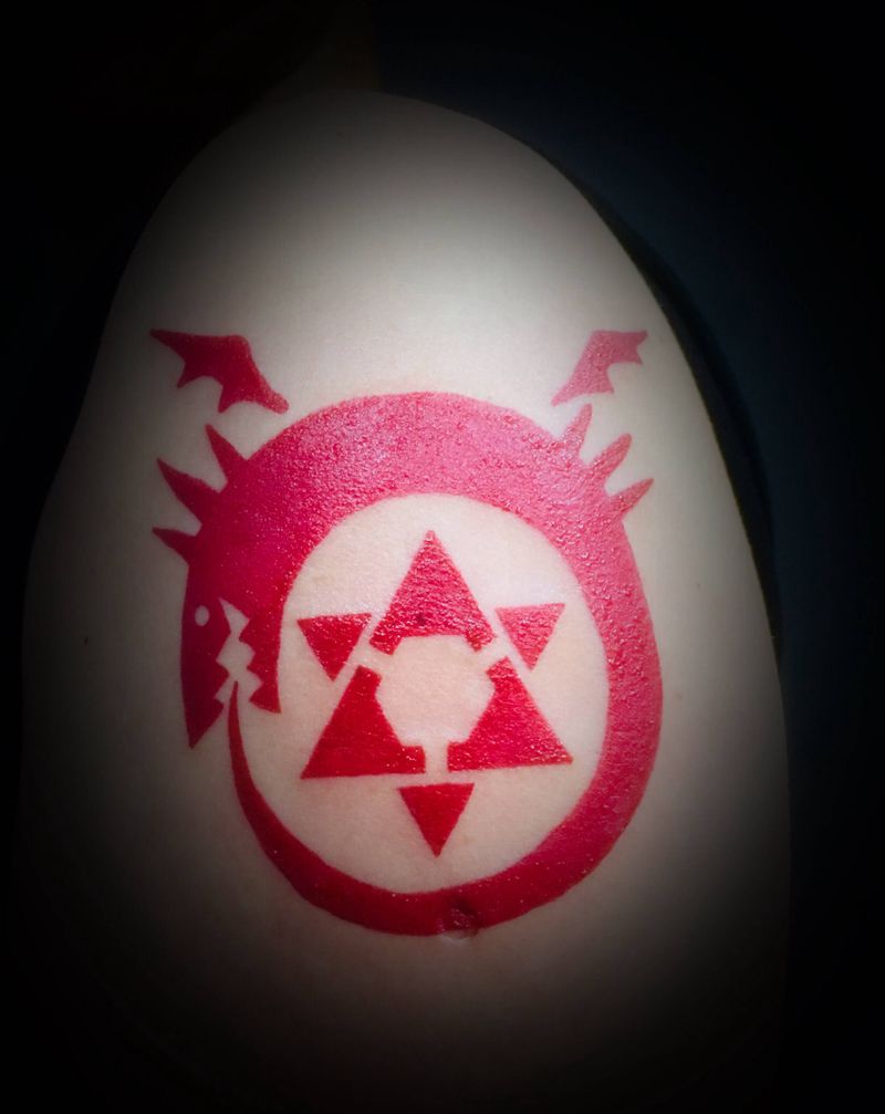 衔尾蛇纹身图片_手臂纹身图案