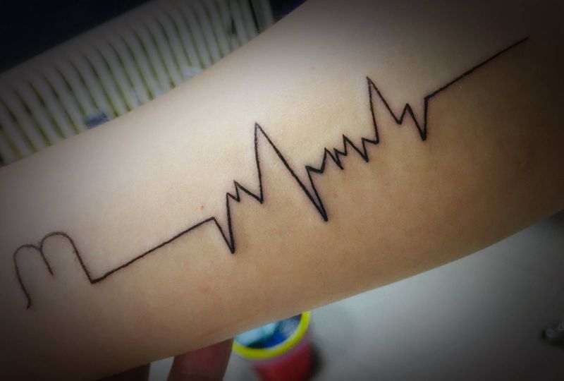 心电图纹身图片_手臂纹身图案