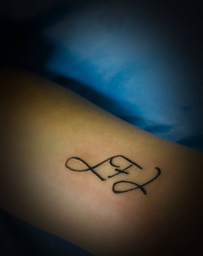 字母纹身图片_手臂纹身图案