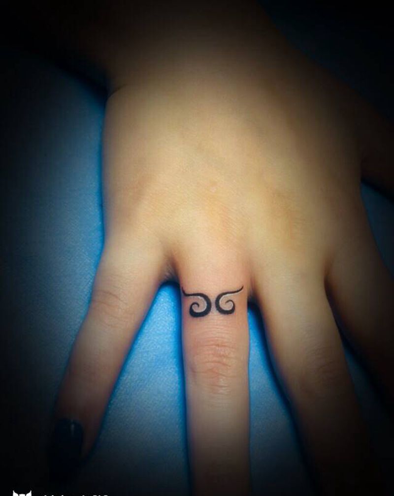 紧箍咒纹身图片_手部纹身图案