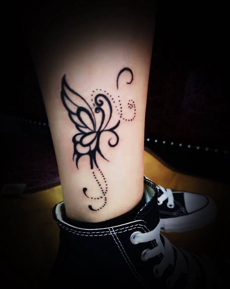 蝴蝶纹身图片_腿部纹身图案