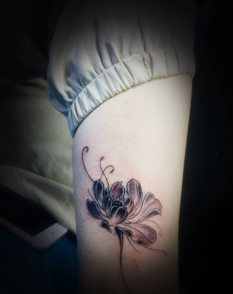 荷花纹身图片_腿部纹身图案