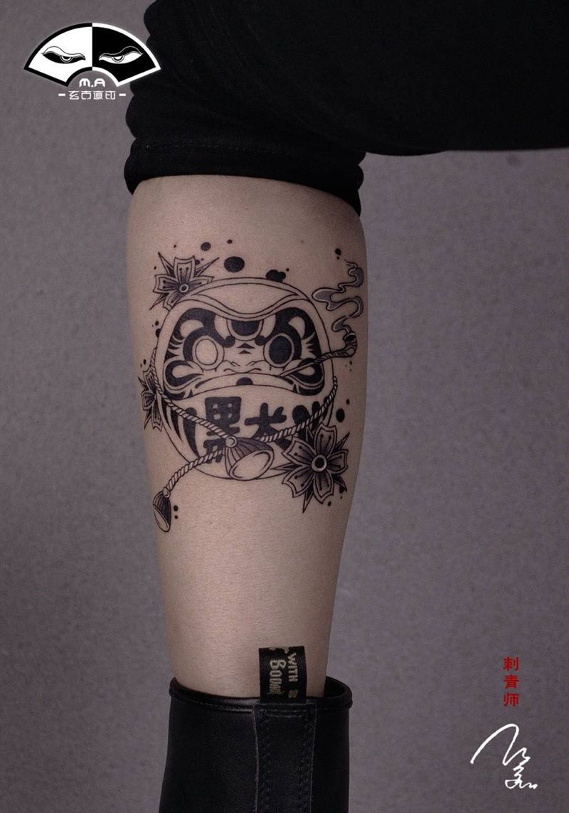 达摩蛋蛋纹身图片_腿部成品欧美传统宗教纹身图案