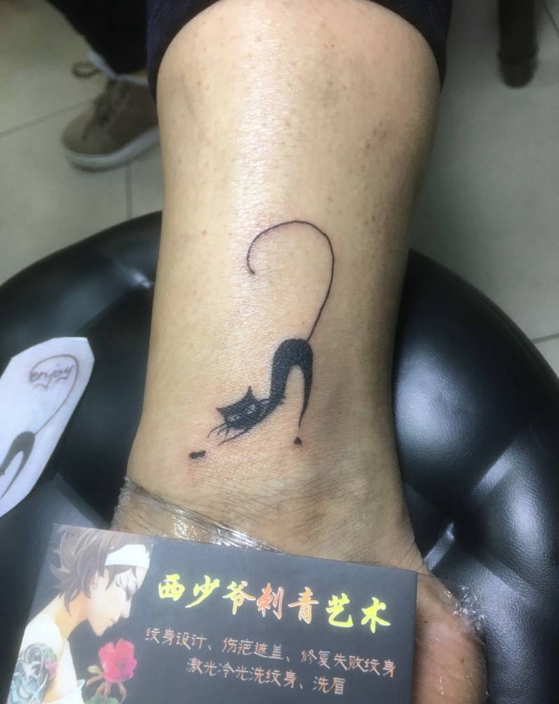 脚踝小猫纹身图片