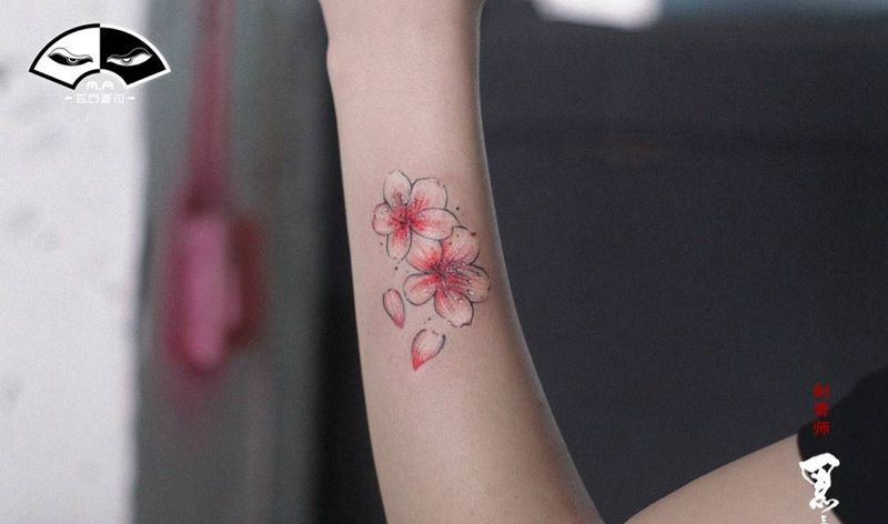樱花纹身图片_成品樱花小清新情侣原创清新手部手臂纹身图案