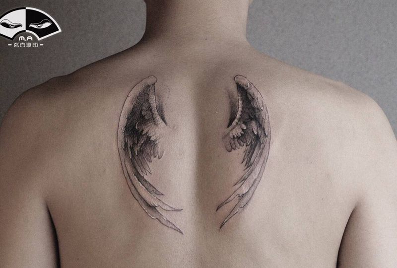 翅膀纹身图片_背部手臂欧美写实几何翅膀小清新纹身图案