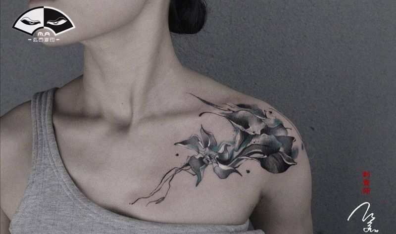 黑色曼陀罗纹身图片_成品颈部胸部肩部国画原创植物纹身图案