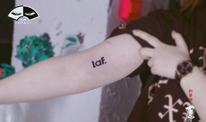 小字母纹身图片_成品小清新小字母原创情侣人物植物清新传统手臂纹身图案