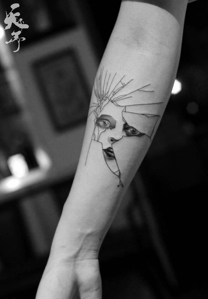 脸纹身图片