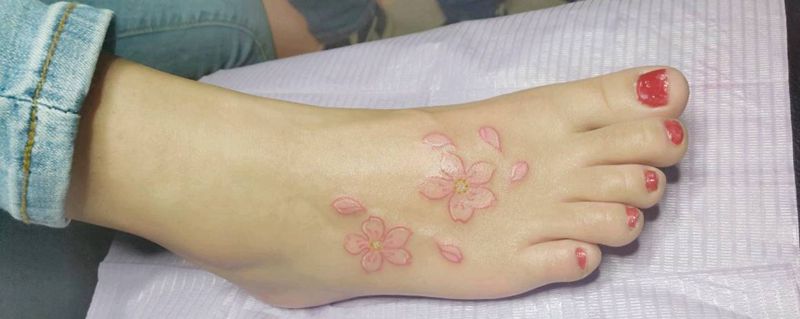 樱花纹身图片_脚部纹身图案