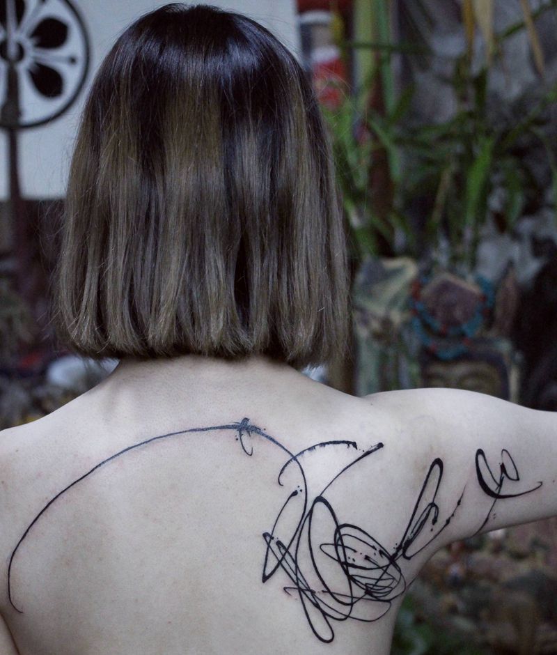 线条你自由的飞吧～纹身图片_肩部背部图腾水彩纹身图案