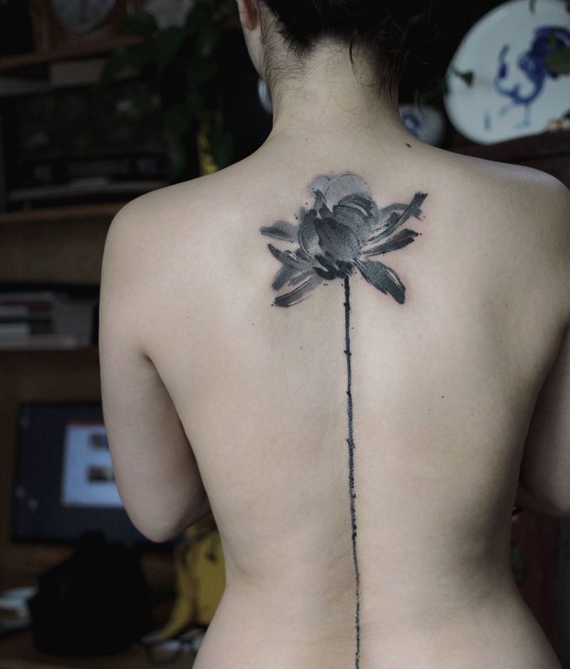 莲花纹身图片_背部肩部水彩水墨纹身图案