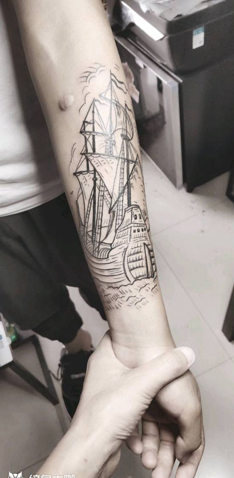 很早以前做的帆船纹身图片_手臂纹身图案