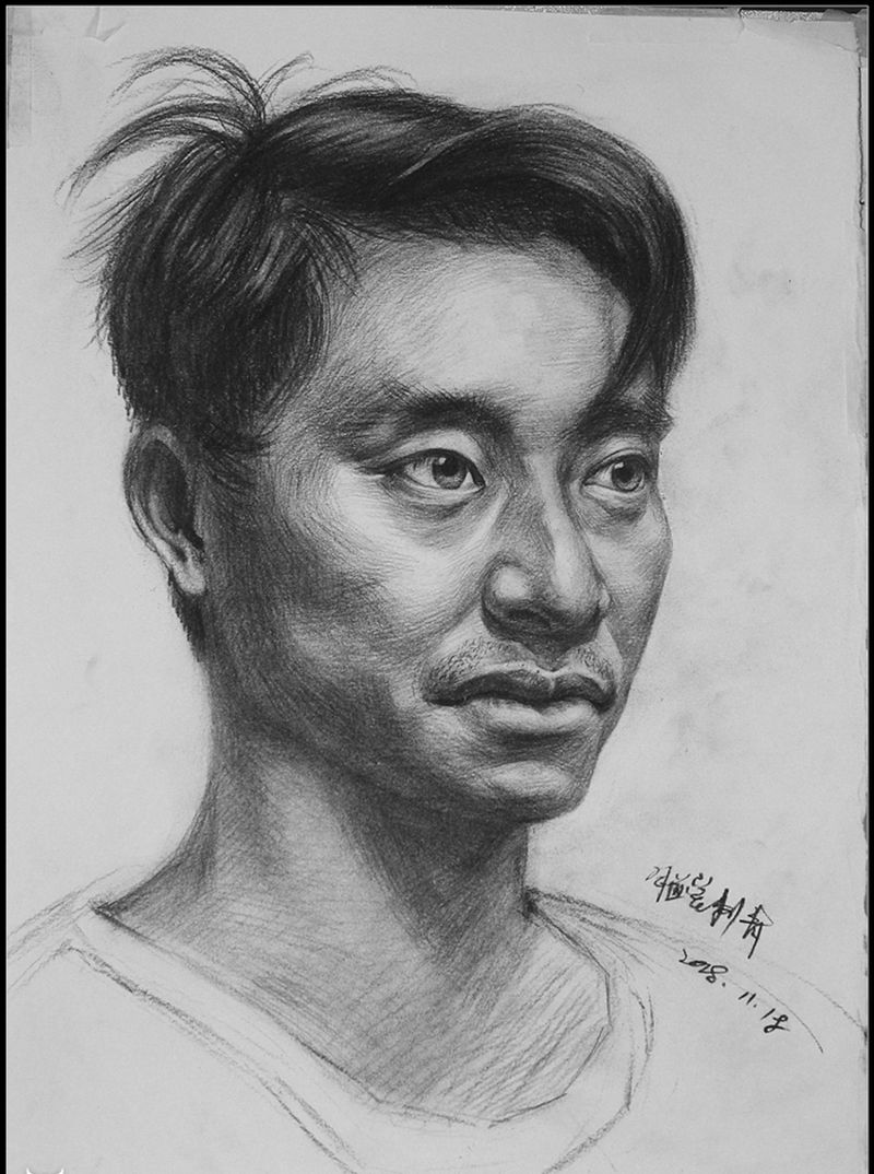 人物素描纹身图片_腿部欧美写实纹身图案