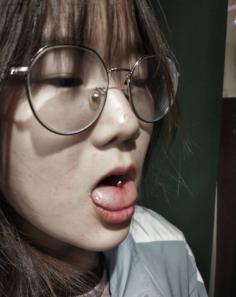 三木嘎作品——舌钉纹身图片_舌钉纹身图案