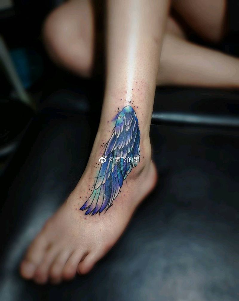 翅膀纹身图片_脚部纹身图案