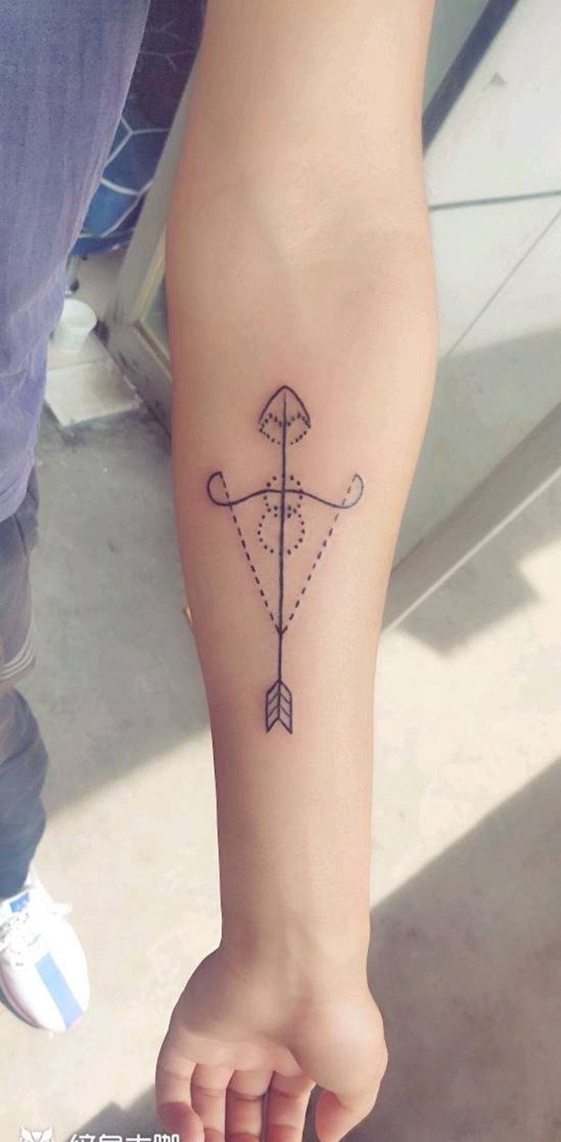 线纹身图片_手臂纹身图案