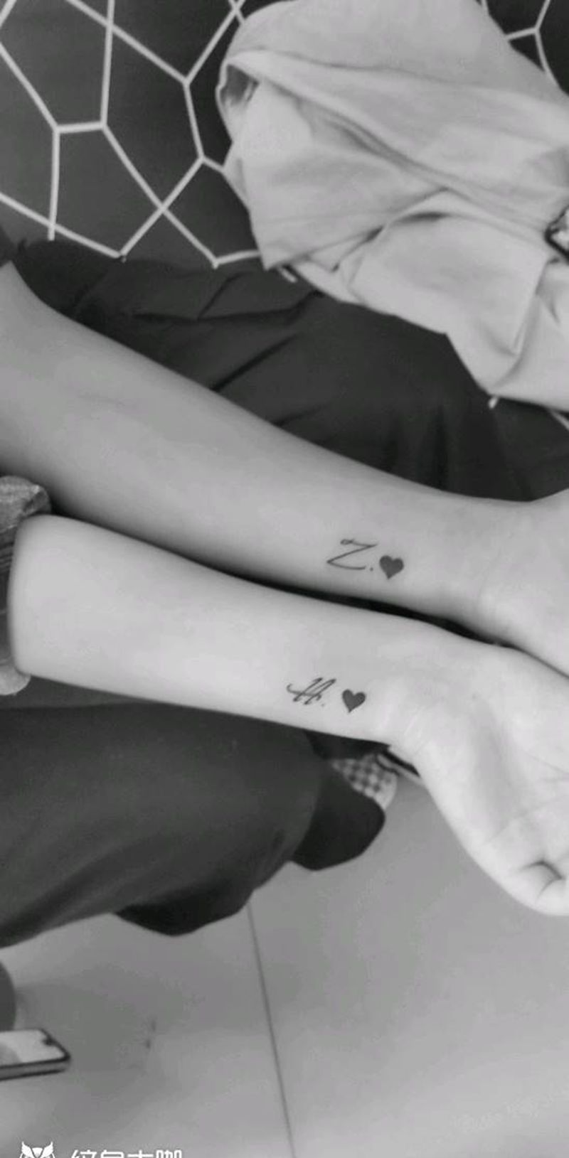 情侣字母纹身图片_手臂纹身图案