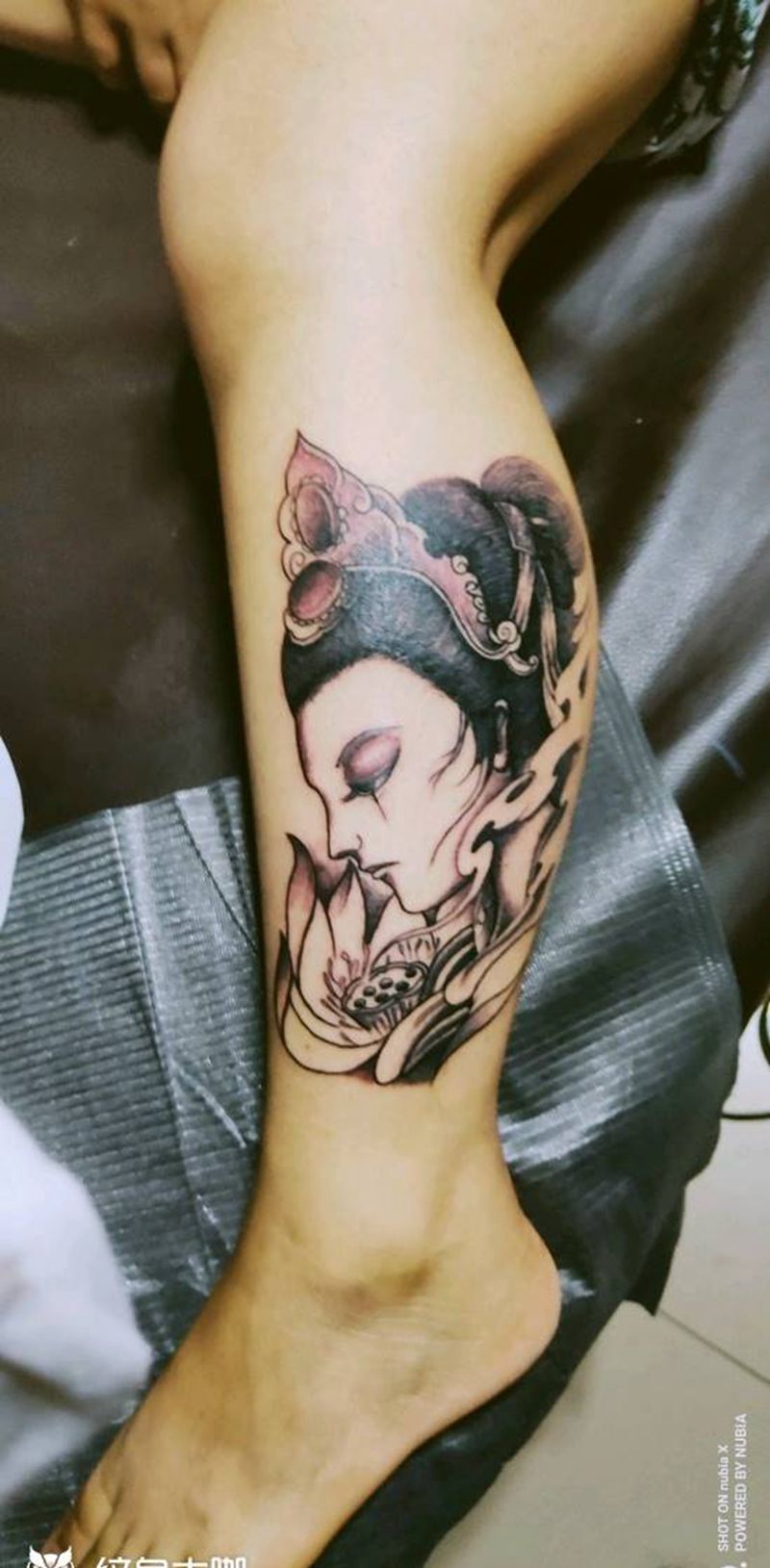 艺妓未完成纹身图片_腿部纹身图案