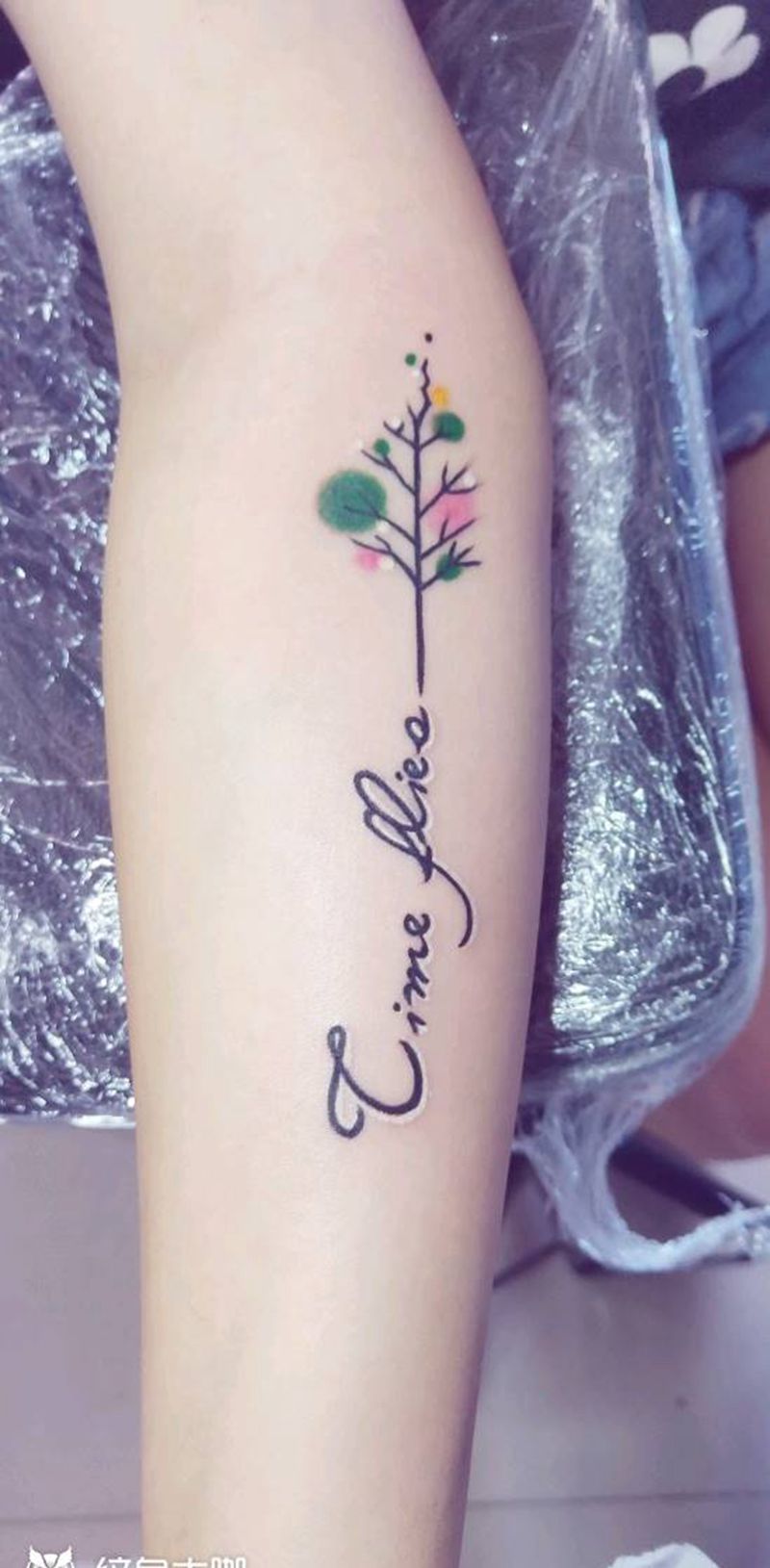 小清新纹身图片_手臂花体字纹身图案