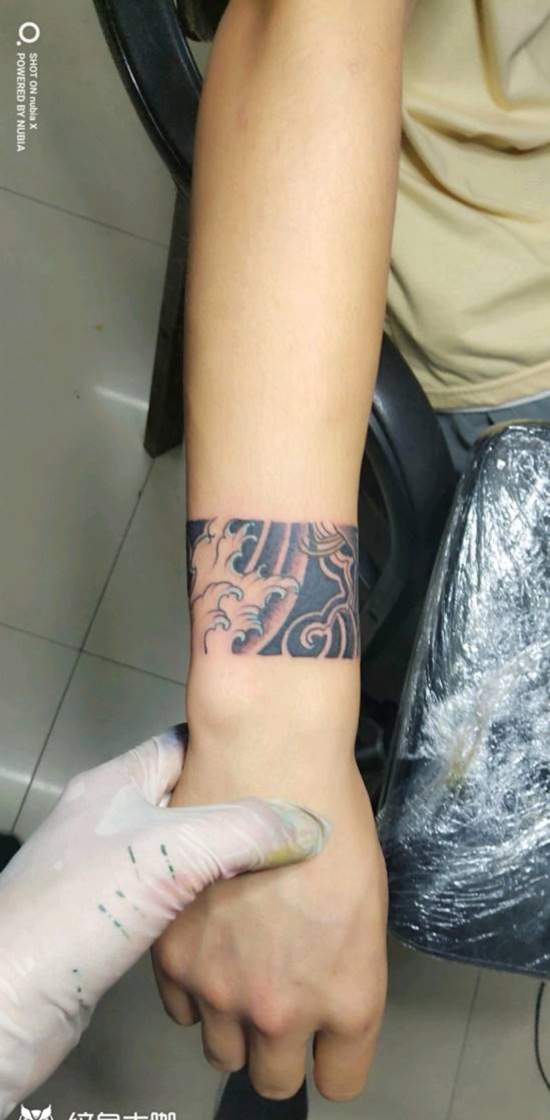 臂环纹身图片_手臂纹身图案