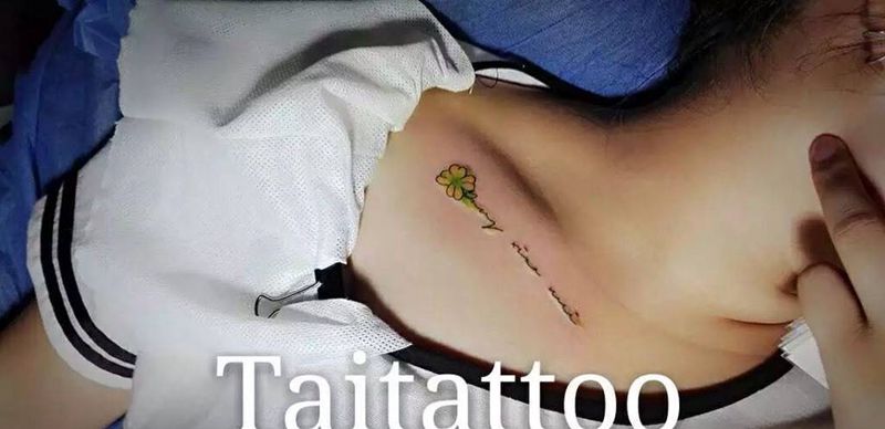 小清新彩色字母纹身图片