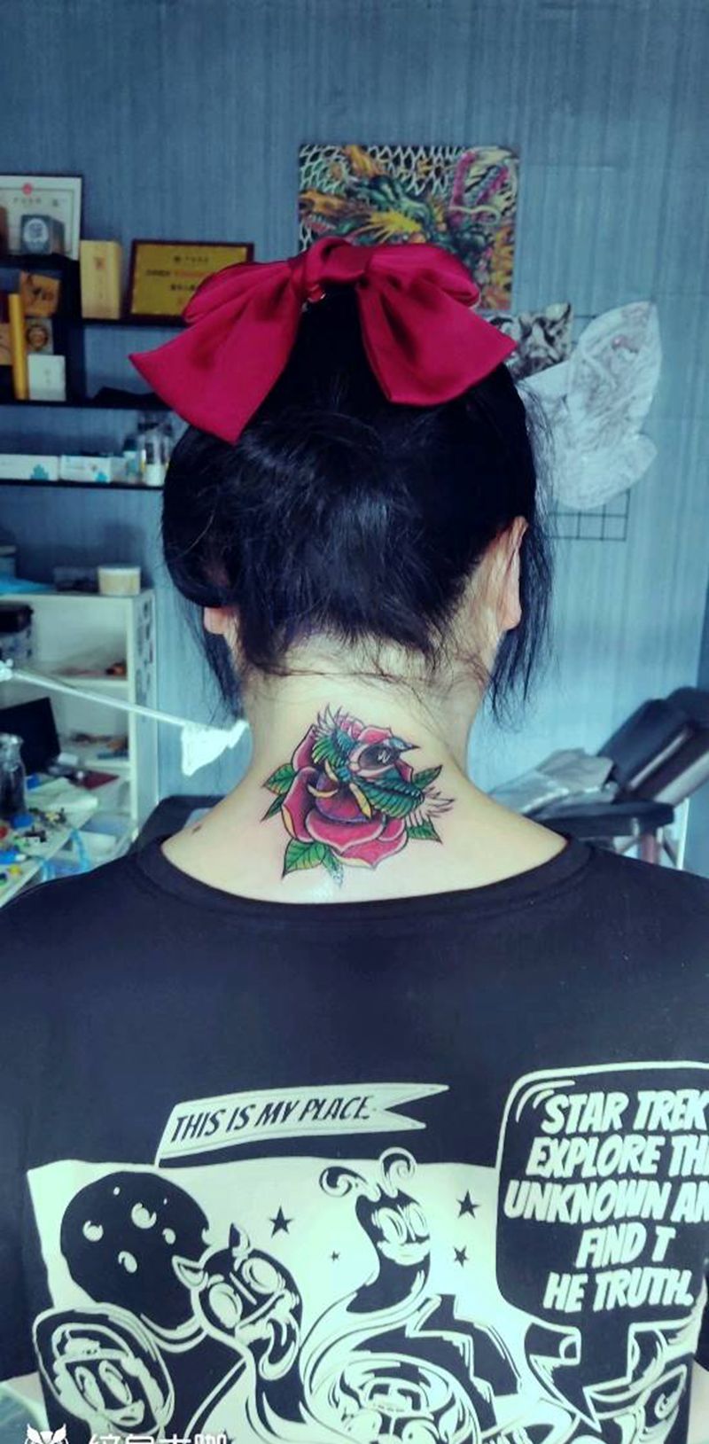 遮盖纹身图片_颈部纹身图案