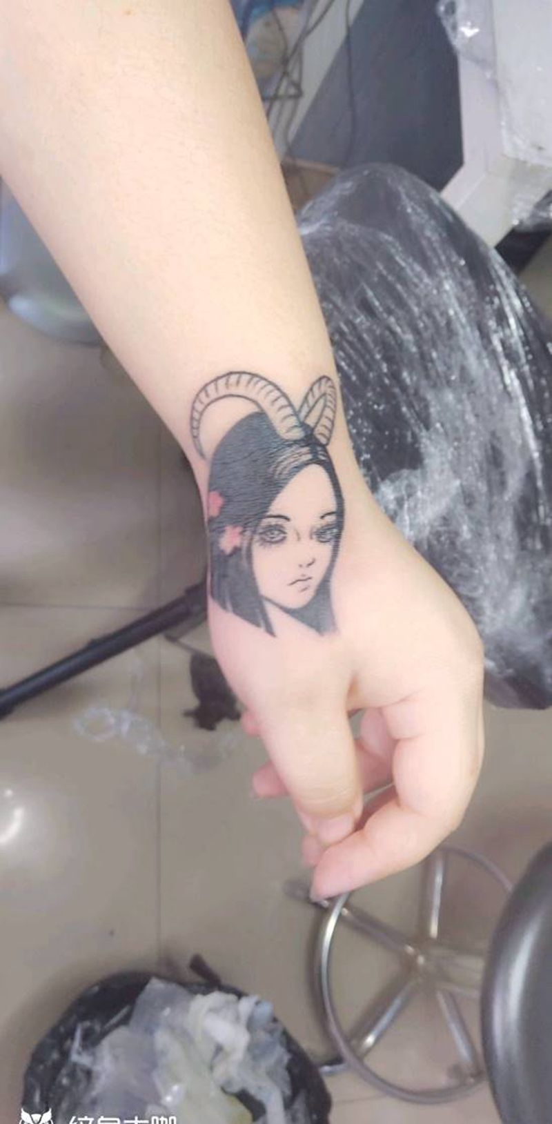 遮盖纹身图片_手部纹身图案