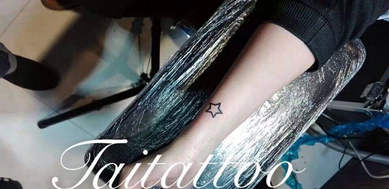 五角星纹身图片