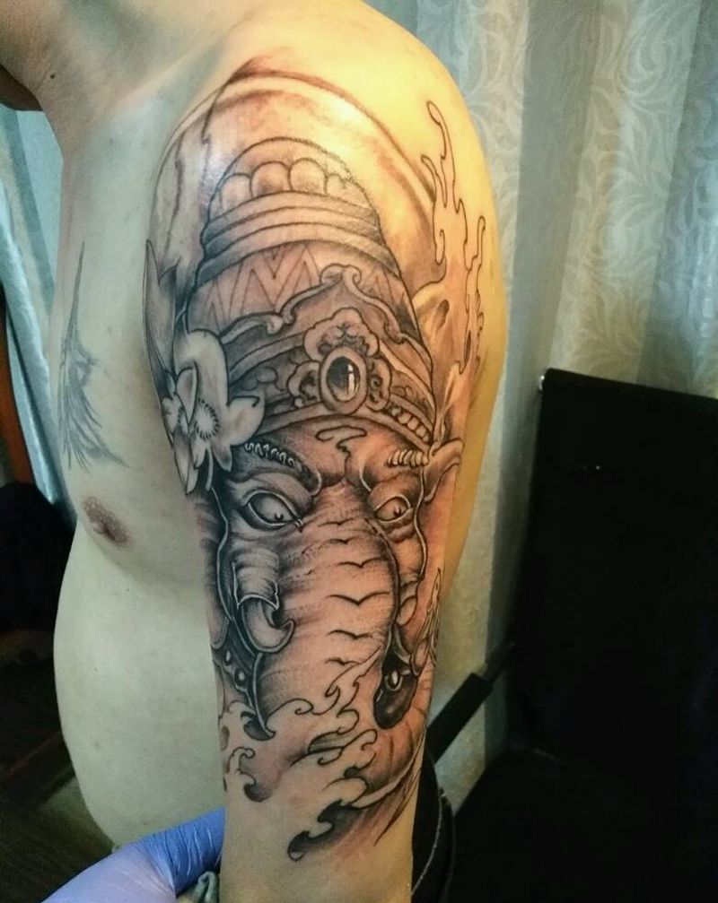 大臂象神纹身图片