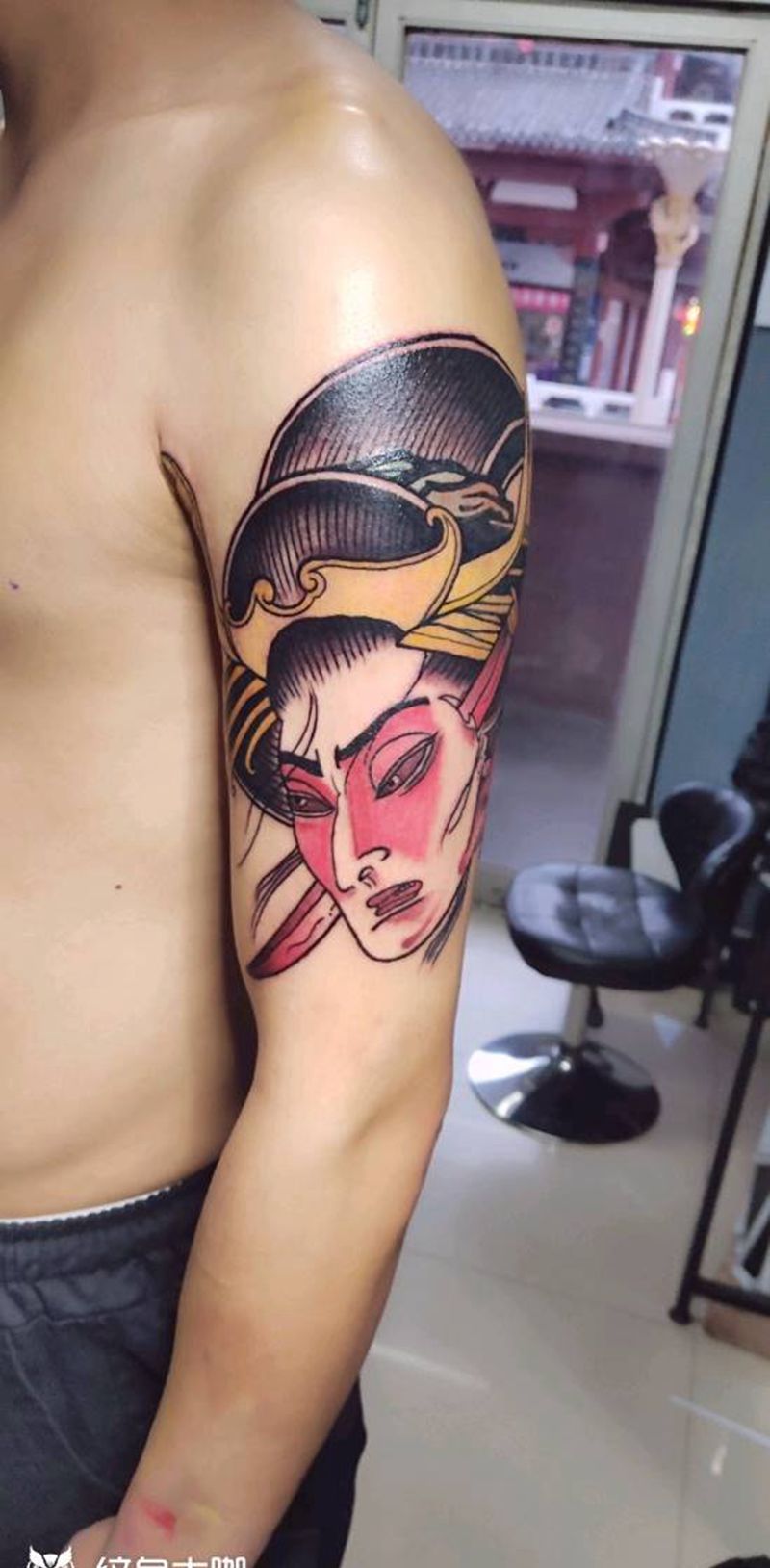 生首纹身图片_手臂纹身图案