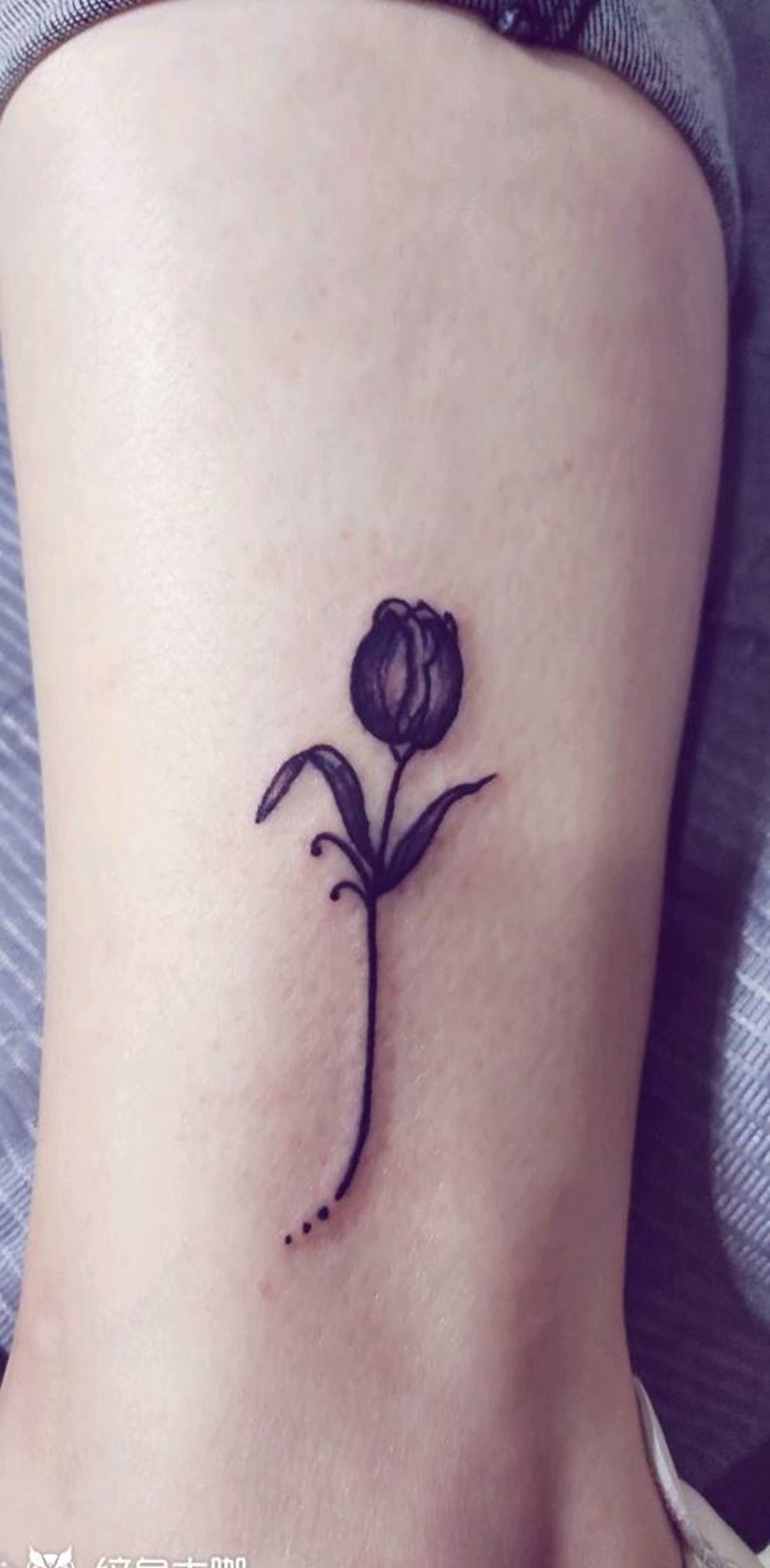 花纹身图片_腿部纹身图案