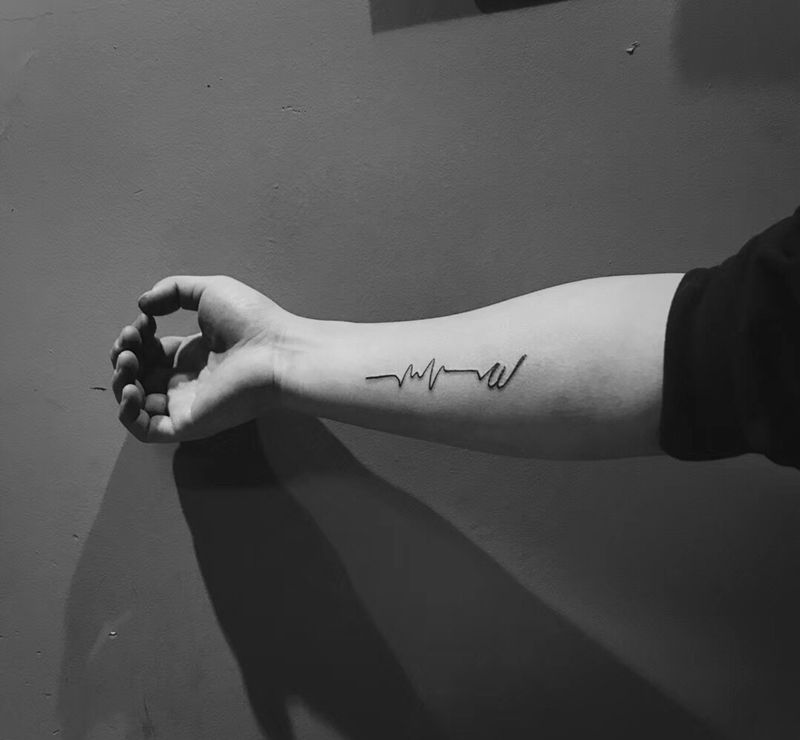 清新\\字母纹身图片_手臂腰部字母纹身图案