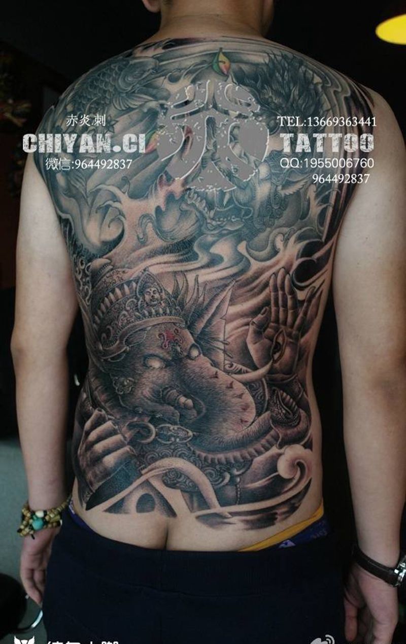 半背欢喜天接满背纹身图片_成品背部传统写实动物鬼神宗教纹身图案