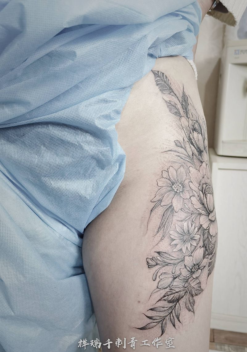 素花纹身图片_腿部腰部点刺New School素花孕辰纹遮盖纹身图案