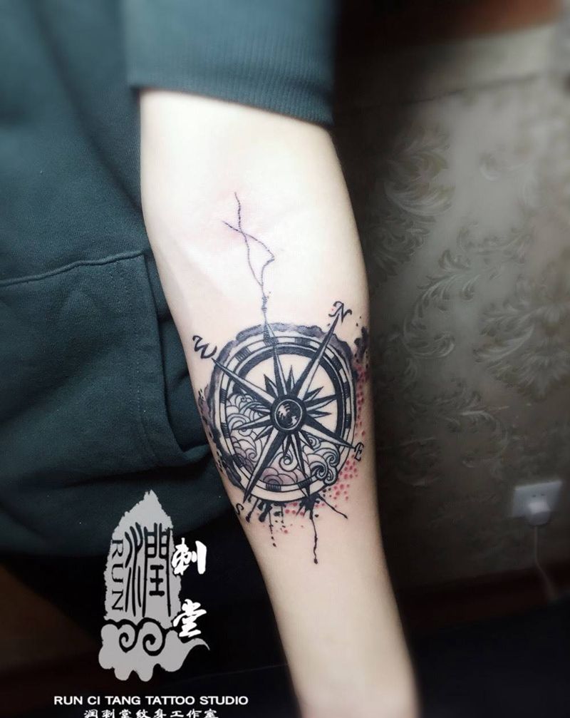 润刺青出品#指南针#纹身图片