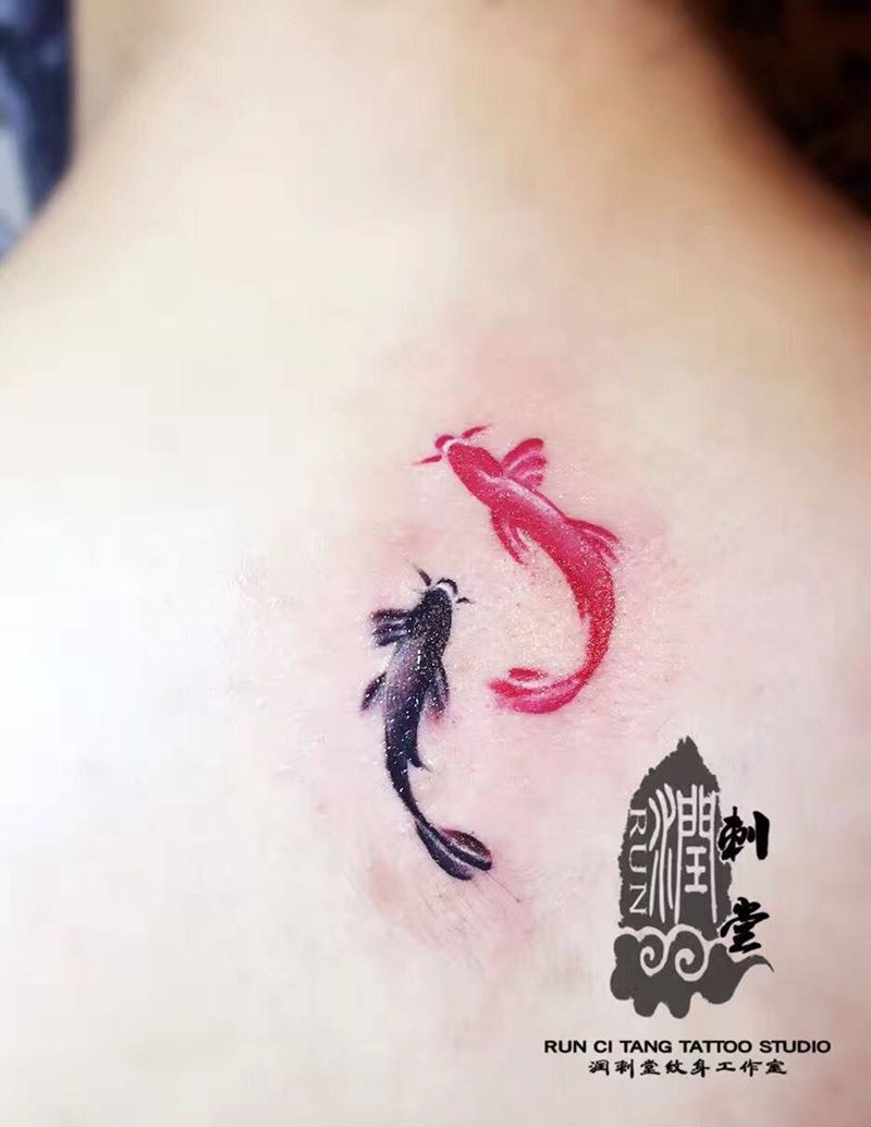 润刺青出品#水墨鱼#谢谢信任纹身图片